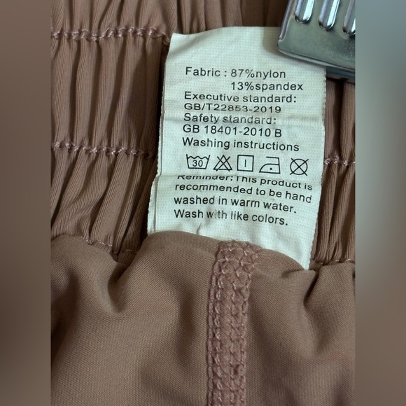 Women's Mauve Athleisure Shorts Sz Medium - Picture 8 of 8